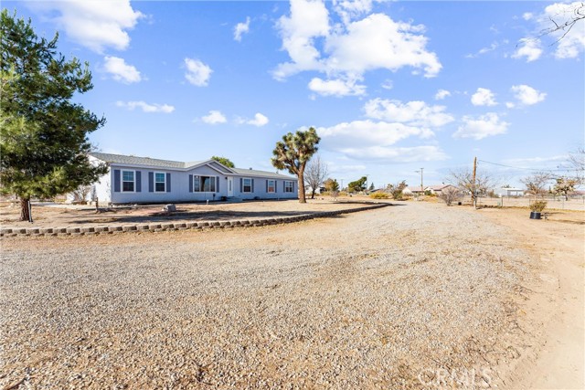 Detail Gallery Image 2 of 50 For 10325 Olivine Rd, Victorville,  CA 92392 - 4 Beds | 2 Baths