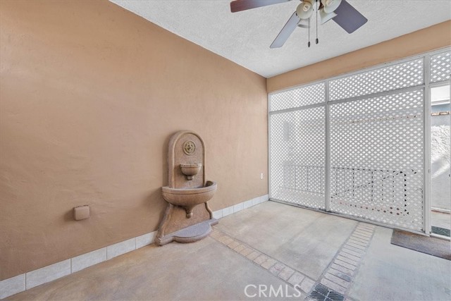 Detail Gallery Image 12 of 21 For 377 Roycroft Ave, Long Beach,  CA 90814 - 3 Beds | 2 Baths