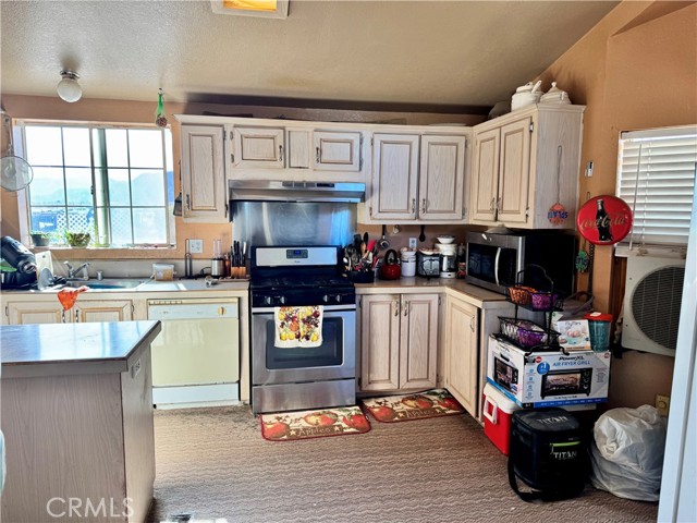 Detail Gallery Image 4 of 67 For 44823 Silver Valley, Newberry Springs,  CA 92365 - 2 Beds | 2 Baths