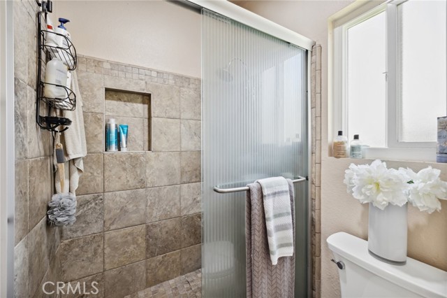 Image 22 of 50 For 6752 Laurelbrook Drive