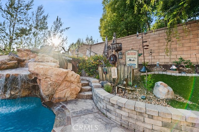 22517 Skipping Stone Drive, Saugus CA: https://media.crmls.org/medias/8e7109fb-f68e-4a82-8a34-62dca2f265cb.jpg