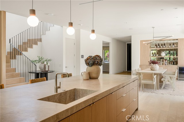 12335 Otsego Street, Valley Village CA: https://media.crmls.org/medias/8e71bfa3-b6cf-45b4-9776-eaf7f0503639.jpg