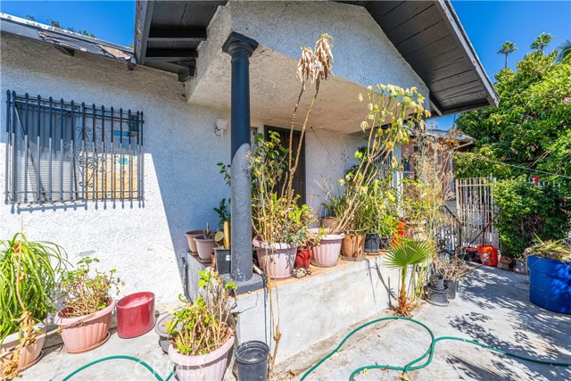 Detail Gallery Image 13 of 39 For 3833 Montclair St, Los Angeles,  CA 90018 - 3 Beds | 2 Baths