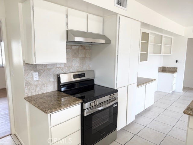 Detail Gallery Image 8 of 20 For 25811 Musselburgh Dr, Menifee,  CA 92586 - 2 Beds | 2 Baths