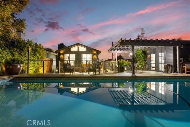 1012 10th Street, Manhattan Beach CA: https://media.crmls.org/medias/8e723cf9-6021-4da3-b5cb-f7f6227f7954.jpg