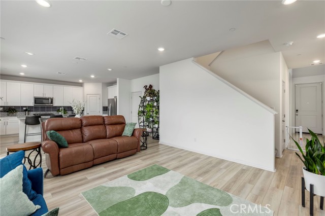 Detail Gallery Image 5 of 32 For 31859 Woodbank Way, Winchester,  CA 92596 - 5 Beds | 3 Baths