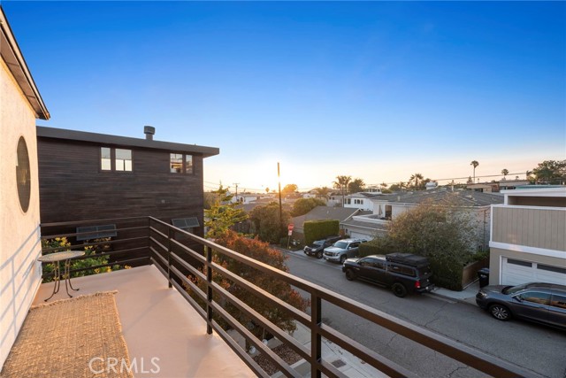1108 1st Place, Hermosa Beach, California 90254, 3 Bedrooms Bedrooms, ,2 BathroomsBathrooms,Residential,Sold,1st,SB22157669