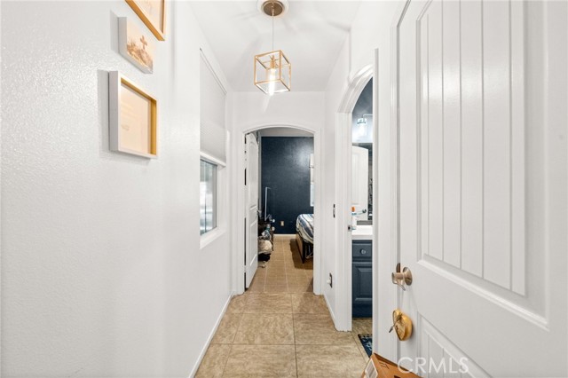 38327 Rancho Vista Dr, Beaumont CA: https://media.crmls.org/medias/8e738d9c-06ea-4896-9031-7a95a10c3c5d.jpg