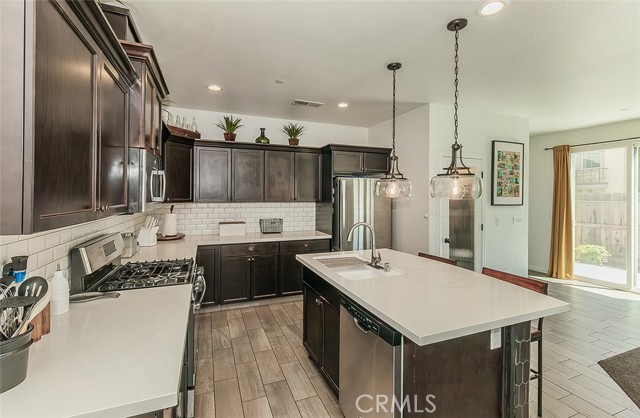 Detail Gallery Image 9 of 32 For 7005 N Astoria Dr, Fresno,  CA 93722 - 4 Beds | 2/1 Baths