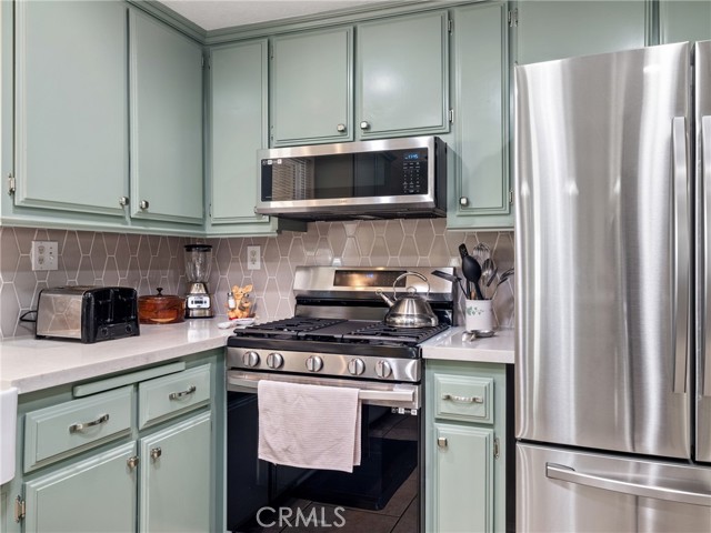 Detail Gallery Image 16 of 46 For 14427 Holly Dr, Victorville,  CA 92395 - 4 Beds | 2 Baths