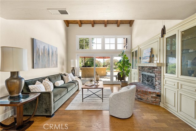 26811 Via Matador, Mission Viejo CA: https://media.crmls.org/medias/8e75106b-f863-4395-8f16-7e0fd3830e2d.jpg