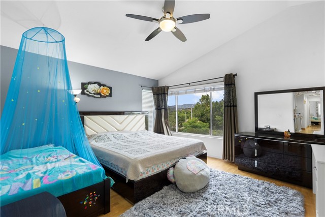 25760 Wordsworth Lane, Stevenson Ranch CA: https://media.crmls.org/medias/8e761617-fb87-491a-a5ba-af19c151cff8.jpg