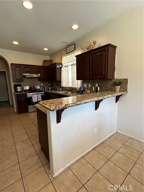 Detail Gallery Image 10 of 37 For 2221 Flash Ct, Perris,  CA 92571 - 5 Beds | 2/1 Baths