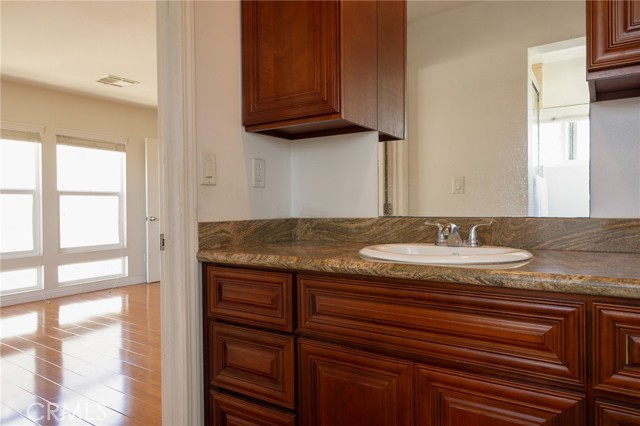 13707 S Budlong Avenue, Gardena CA: https://media.crmls.org/medias/8e76db79-634a-40c2-82f8-b5dbcc7d76dc.jpg