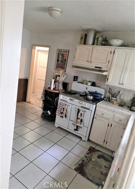 14153 Tiara Street, Van Nuys CA: https://media.crmls.org/medias/8e771d05-7e50-46ba-98be-37d3945c0928.jpg