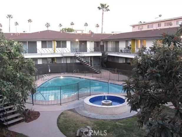 5168 Yarmouth, Encino CA: https://media.crmls.org/medias/8e7784a7-d3ec-43b7-a49f-01d97ad24836.jpg