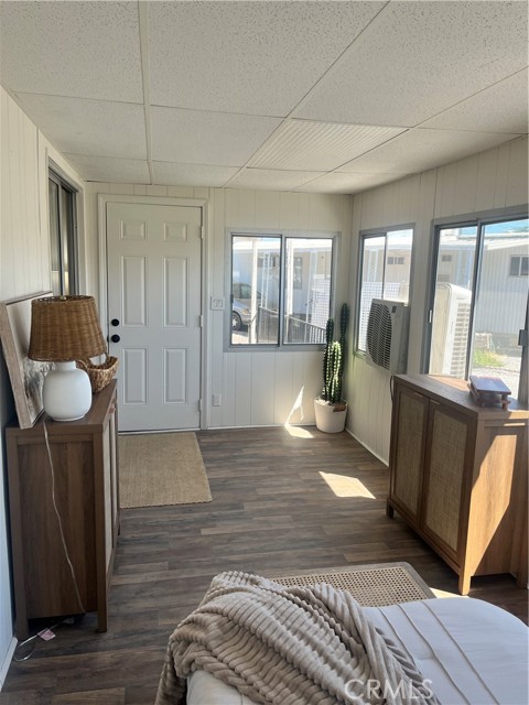 260 N Lyon ave, Hemet CA: https://media.crmls.org/medias/8e77cc77-d44d-413b-a700-05be70cd530f.jpg