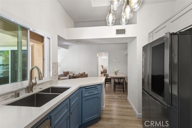 24 Corsica Drive, Newport Beach CA: https://media.crmls.org/medias/8e77eb37-c309-47e0-9c57-dcd6c98f2586.jpg