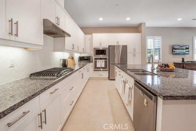 18608 Cedar Crest Drive, Canyon Country CA: https://media.crmls.org/medias/8e784d8a-2a26-4aef-a86f-535b382c588b.jpg