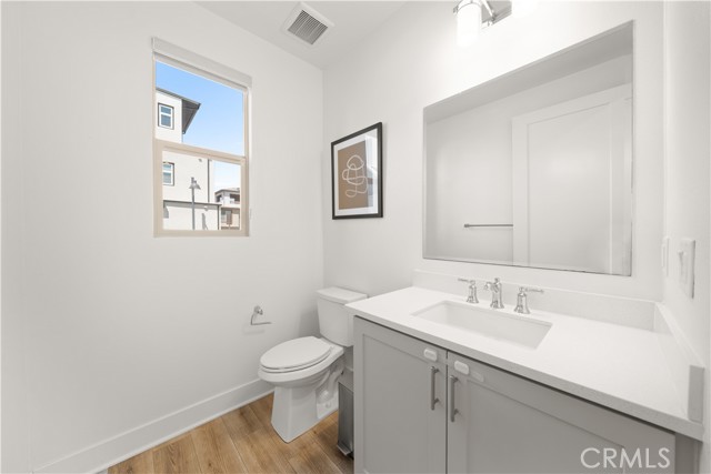 Detail Gallery Image 17 of 43 For 203 Lynx, Irvine,  CA 92618 - 3 Beds | 2/1 Baths