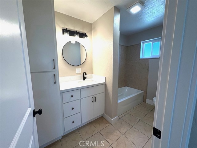 Detail Gallery Image 5 of 7 For 3883 Santa Fe, Le Grand,  CA 95333 - 2 Beds | 1 Baths