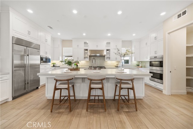 73 Cartwheel, Irvine CA: https://media.crmls.org/medias/8e79c354-1309-4c79-9318-7043499db003.jpg