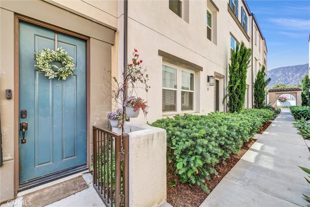 645 W Foothill Boulevard #11