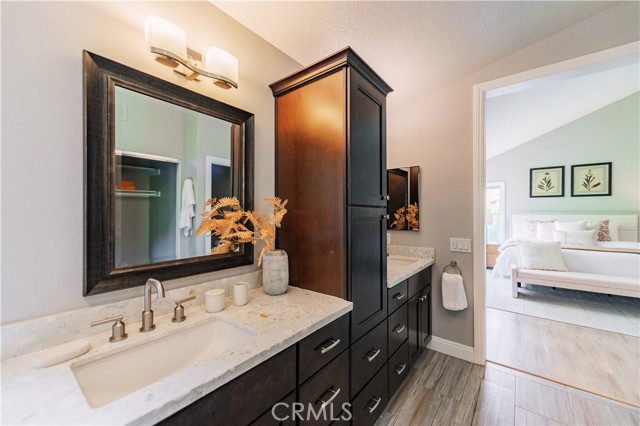 56 Egret Lane, Aliso Viejo CA: https://media.crmls.org/medias/8e7a30ae-e8aa-4a64-9927-9a7161246cf8.jpg