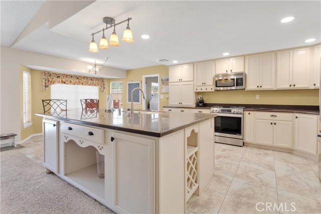 Detail Gallery Image 15 of 51 For 18830 Munsee Rd, Apple Valley,  CA 92307 - 4 Beds | 2/1 Baths