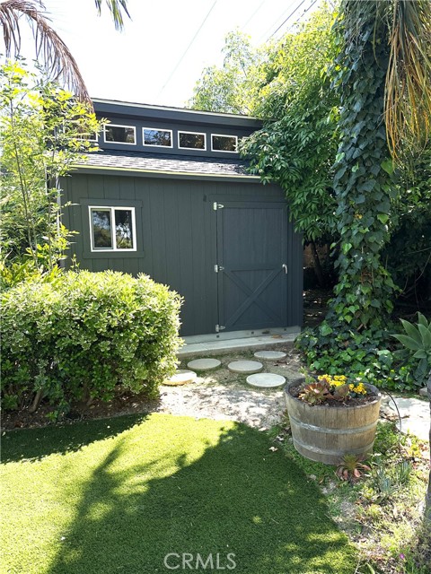 Detail Gallery Image 16 of 18 For 20808 Martha St, Woodland Hills,  CA 91367 - 3 Beds | 2 Baths