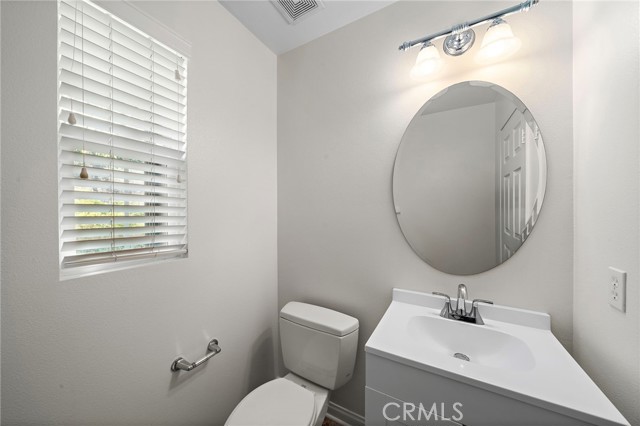 Detail Gallery Image 5 of 18 For 246 Coral Rose, Irvine,  CA 92603 - 2 Beds | 2/1 Baths