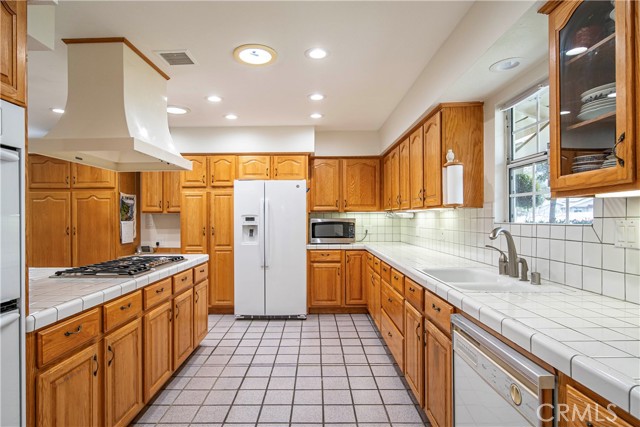 415 N Rennell Avenue, San Dimas CA: https://media.crmls.org/medias/8e7c59d9-27ff-4d0c-b7ec-09d9a0b810d9.jpg