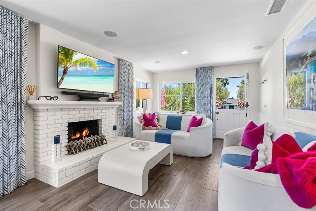 Detail Gallery Image 11 of 29 For 700 Jasmine Ave, Corona Del Mar,  CA 92625 - 2 Beds | 2 Baths