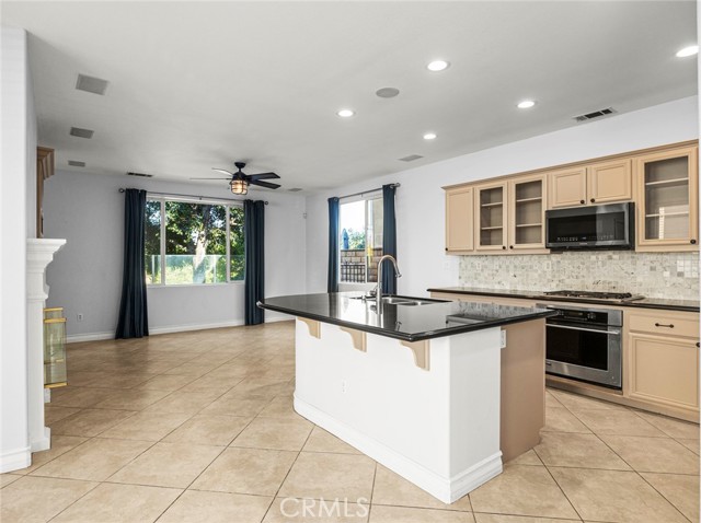 28911 Mirada Circulo, Valencia CA: https://media.crmls.org/medias/8e7cfb15-dd1e-4a07-90ec-8e49e57bbd47.jpg
