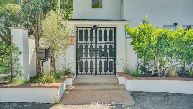 Image 10 of 75 For 854 Avenue 37
