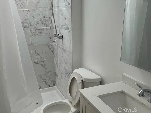 Detail Gallery Image 15 of 21 For 2302 Oak St, Santa Monica,  CA 90405 - – Beds | – Baths