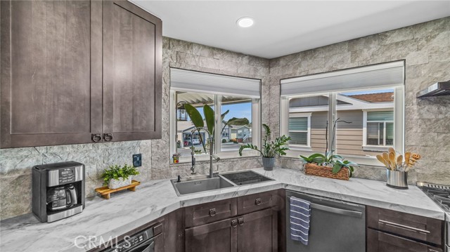 Detail Gallery Image 6 of 35 For 23301 Ridge Route Dr #95,  Laguna Hills,  CA 92653 - 3 Beds | 2 Baths