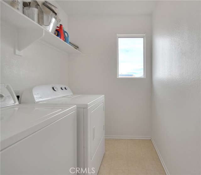 13207 Eastview, Victorville CA: https://media.crmls.org/medias/8e7e3340-bbaa-451c-9ea5-542bea47d73f.jpg