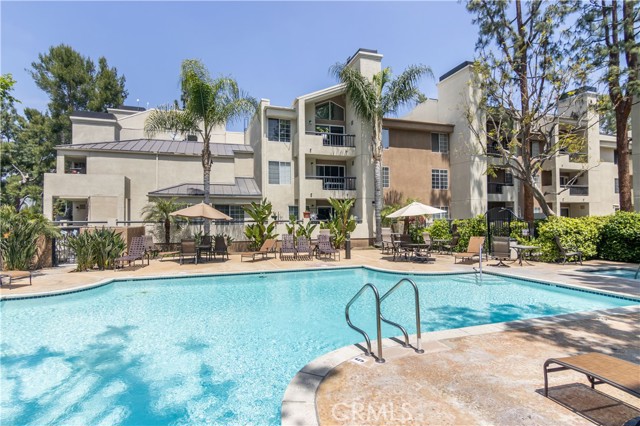 Detail Gallery Image 15 of 21 For 21500 Burbank Blvd #126,  Woodland Hills,  CA 91367 - 1 Beds | 1 Baths
