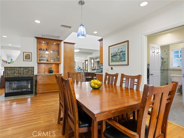 Detail Gallery Image 15 of 72 For 1012 N Sunset Canyon Dr, Burbank,  CA 91504 - 3 Beds | 2 Baths