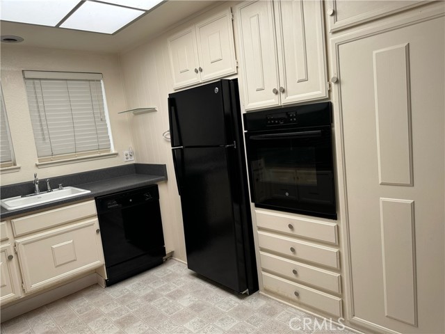 661 Avenida Sevilla, Laguna Woods CA: https://media.crmls.org/medias/8e7fbeec-b585-4905-8cd2-24d9f4d71769.jpg