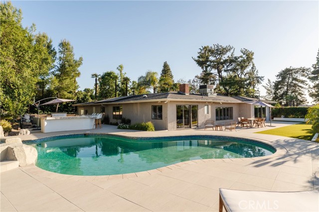4935 Calvin Avenue, Tarzana CA: https://media.crmls.org/medias/8e80bebd-44c0-4f24-a757-55e1c5759e7a.jpg