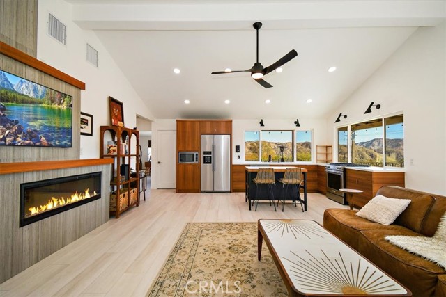 Detail Gallery Image 10 of 39 For 9141 Navajo Trl, Morongo Valley,  CA 92256 - 3 Beds | 2 Baths