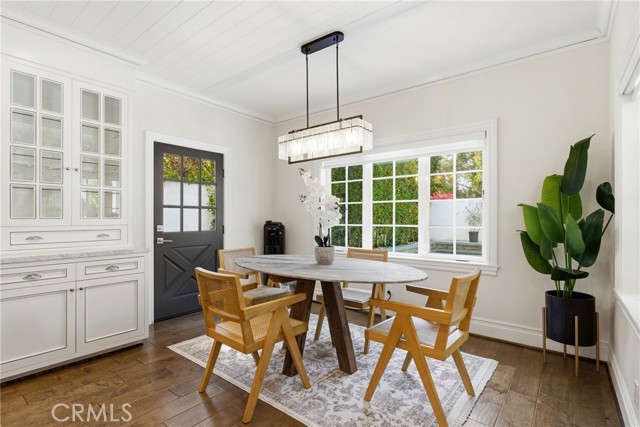 Detail Gallery Image 8 of 37 For 4469 Stern Ave, Sherman Oaks,  CA 91423 - 5 Beds | 5 Baths