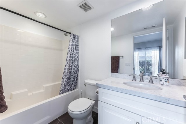Detail Gallery Image 8 of 26 For 15617 Odyssey Dr #32,  Granada Hills,  CA 91344 - 2 Beds | 2 Baths