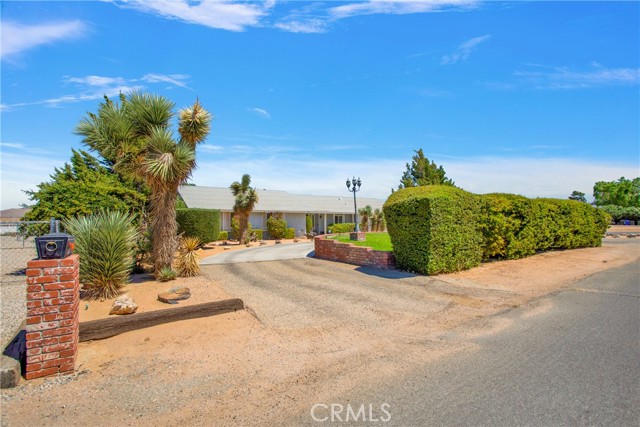 Detail Gallery Image 1 of 1 For 14681 Temecula Rd, Apple Valley,  CA 92307 - 3 Beds | 2 Baths