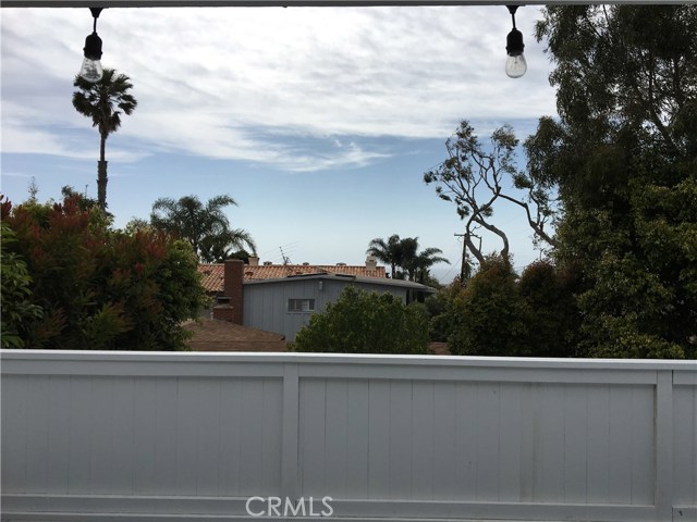 Detail Gallery Image 2 of 21 For 952 2nd. Street, Manhattan Beach,  CA 90266 - 5 Beds | 3 Baths