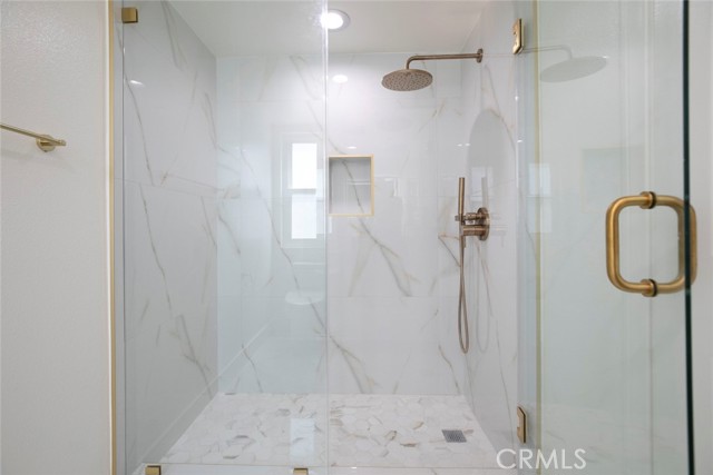 116 W Maple, Glendale CA: https://media.crmls.org/medias/8e83f7bd-1899-4472-b360-a49b6bc1246b.jpg