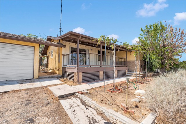 555 Mesquite Road, Pinon Hills CA: https://media.crmls.org/medias/8e8475a1-0dea-4cc2-a400-ec01ebef48c4.jpg