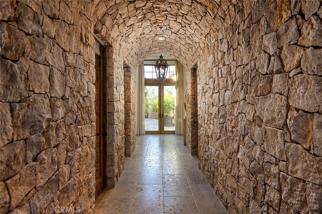 MLS #NP25259400 image #23